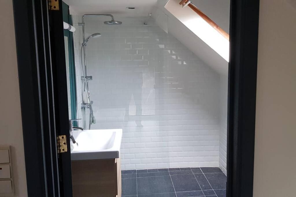 Appartement isolé, 1 chambre avec terrasse privée Ramillies Esterno foto