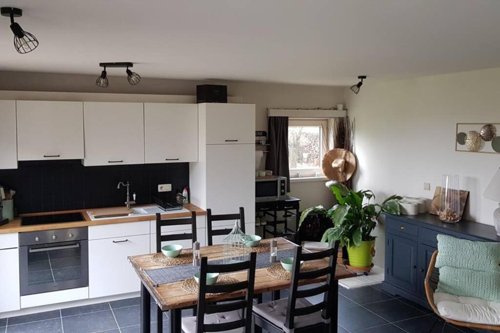 Appartement isolé, 1 chambre avec terrasse privée Ramillies Esterno foto